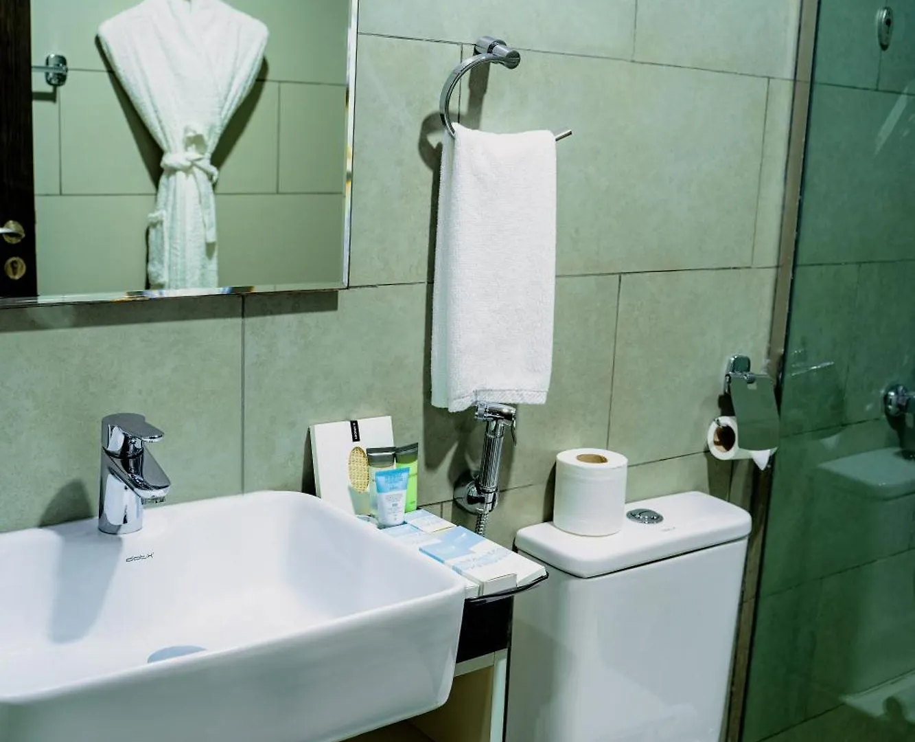 Luxe Grand Hotel Apartments Sharjah